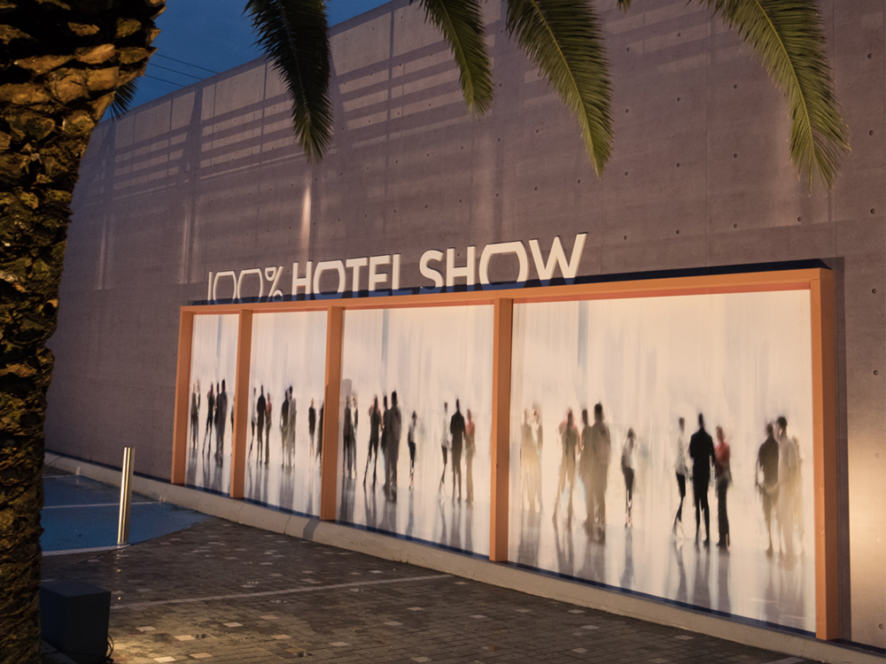 Η Διαμόρφωση της Εισόδου του 100% Hotel Show 2017 από το γραφείο Minas Kosmidis εντυπωσίασε τους επισκέπτες της Έκθεσης!