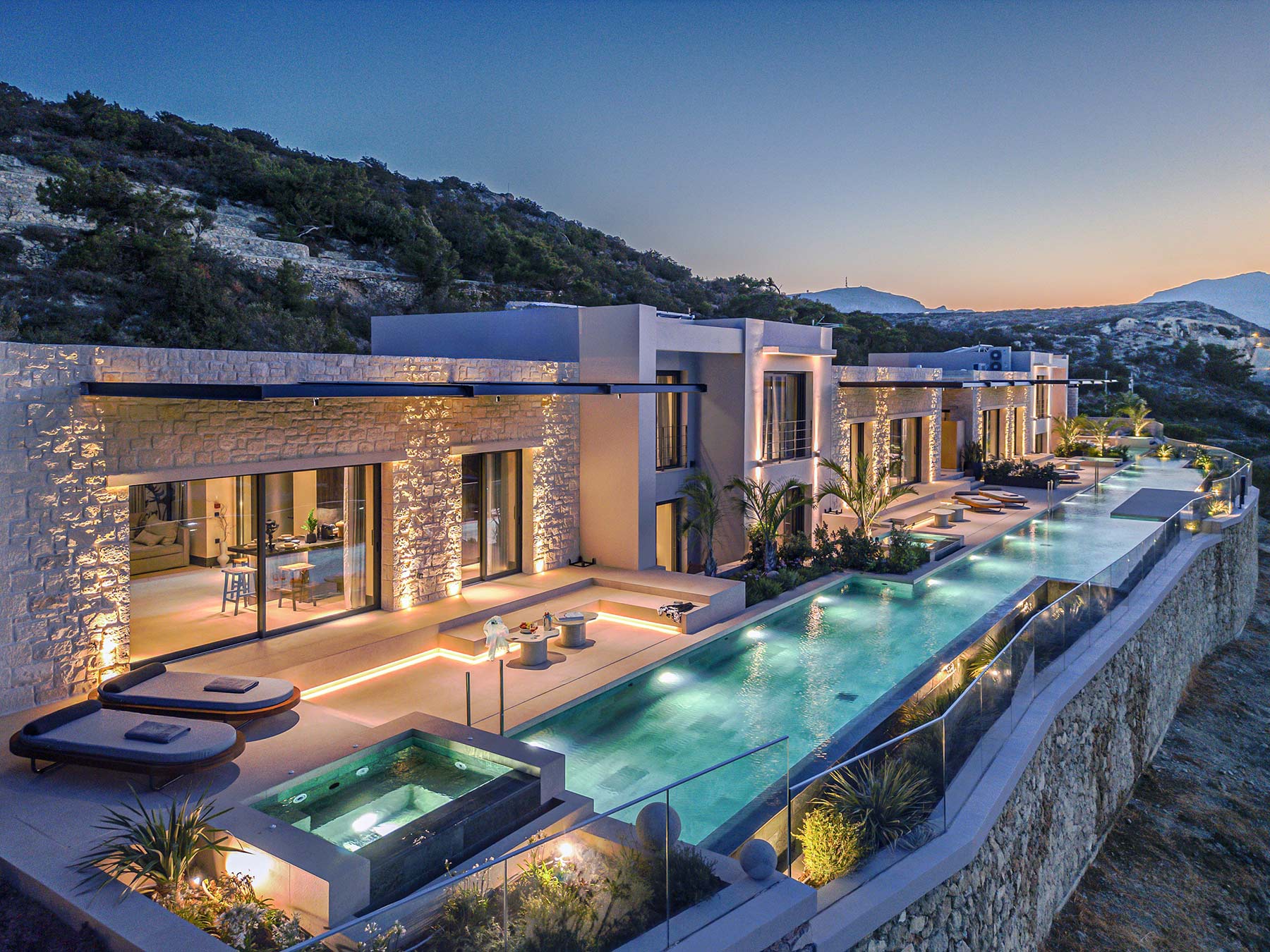 Omega Residences Karpathos: Πολυτέλεια και Αισθητική στην Κάρπαθο με την Υπογραφή της Milanode